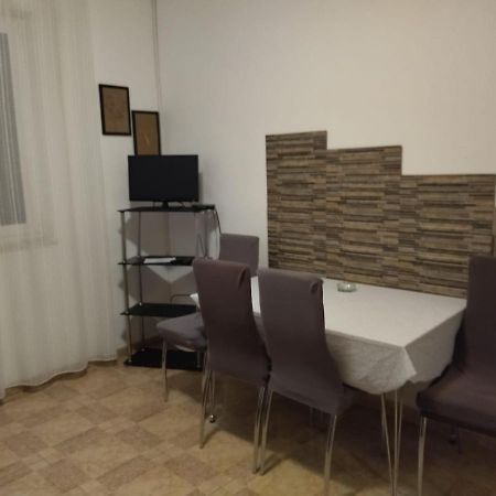 Apartments Maja I Mate Sućuraj Εξωτερικό φωτογραφία