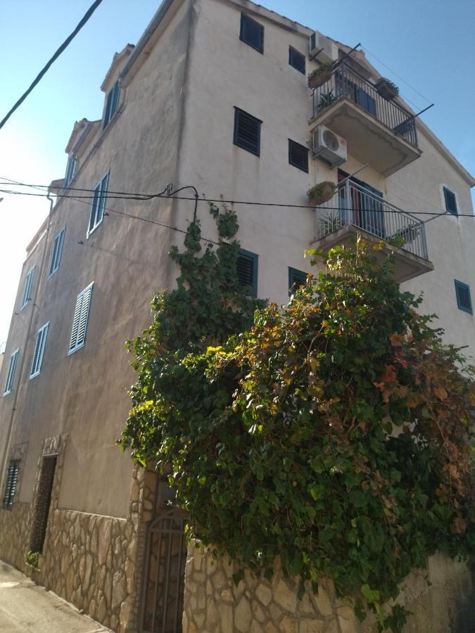 Apartments Maja I Mate Sućuraj Εξωτερικό φωτογραφία